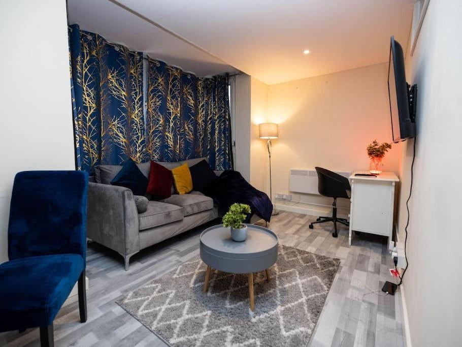 1 Bedroom-Sofabed-Worktable-4-Wifi-Parking Londra Dış mekan fotoğraf